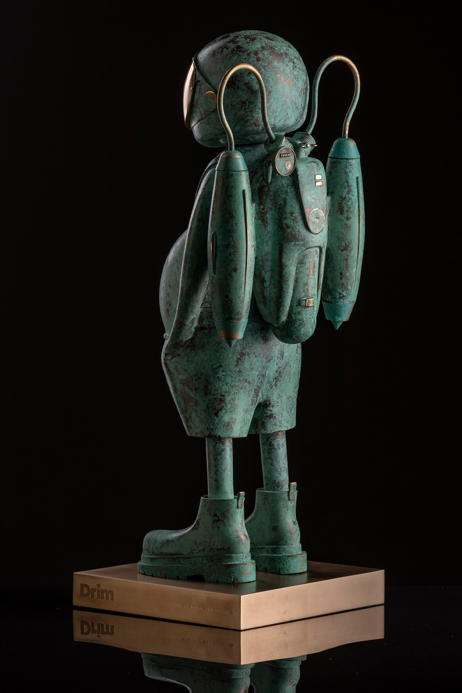 Drim — full figure from behind: the jetpack