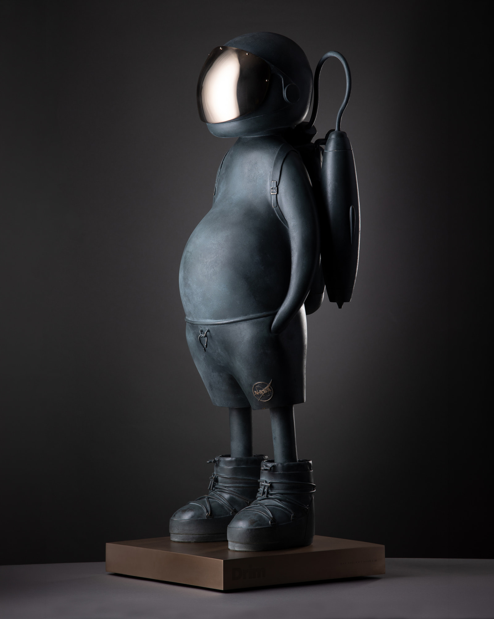 Drim 2026 — bronze sculpture with anthracite patina by Max Sheika, 126 cm, full figure with polished visor