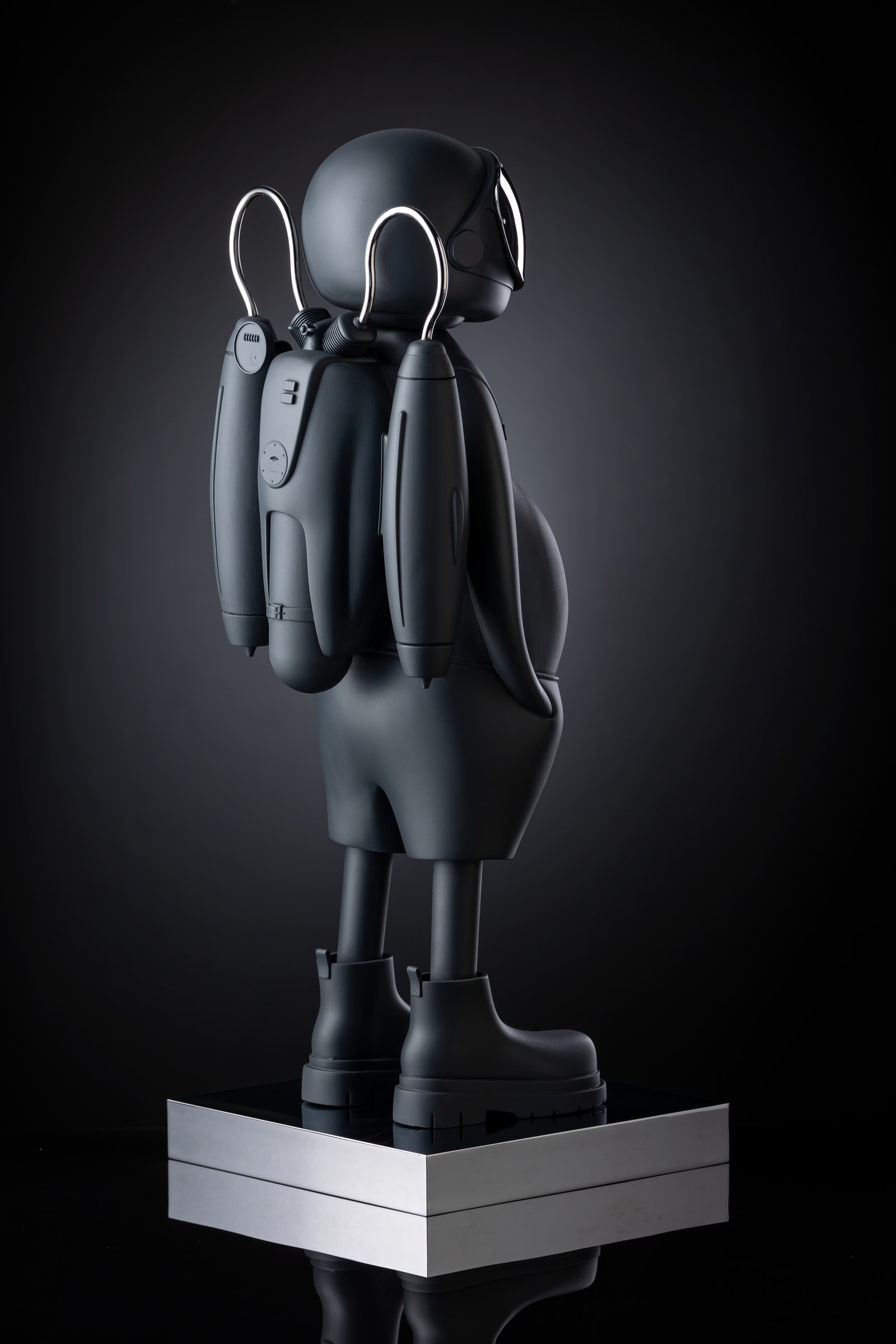 Drim 2025 — full figure from behind: the jetpack