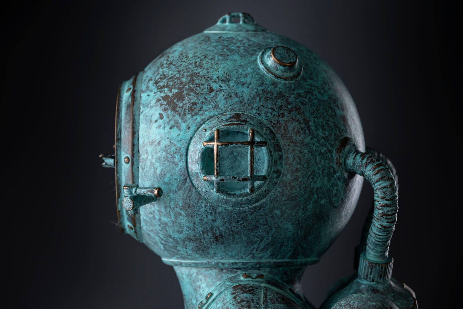 Swim — detail, diving helmet from the side